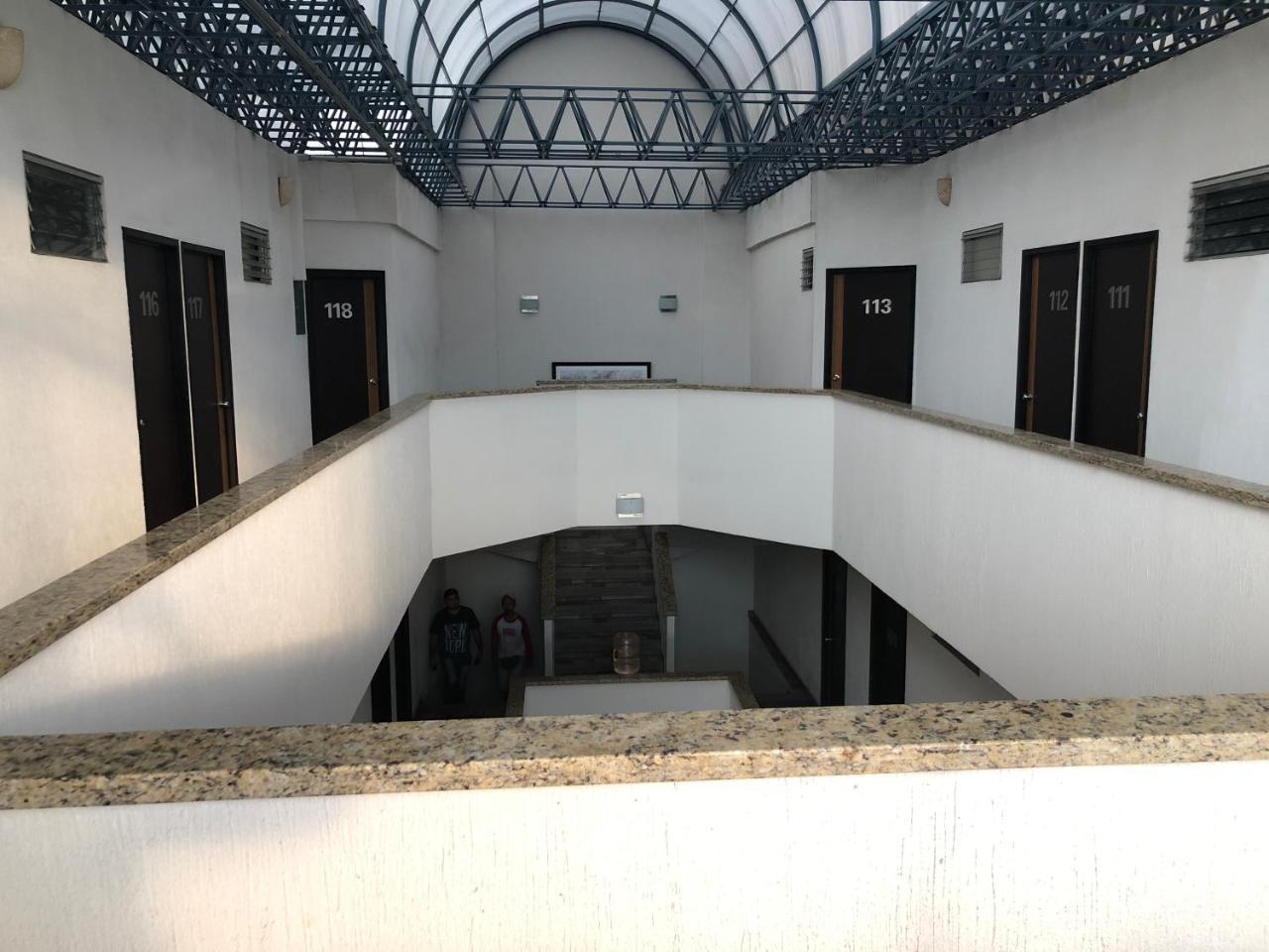 Hotel Del Carmen Leon Bagian luar foto